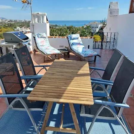 Modern Furnished, Roof Terrace, Beautiful Seaview *